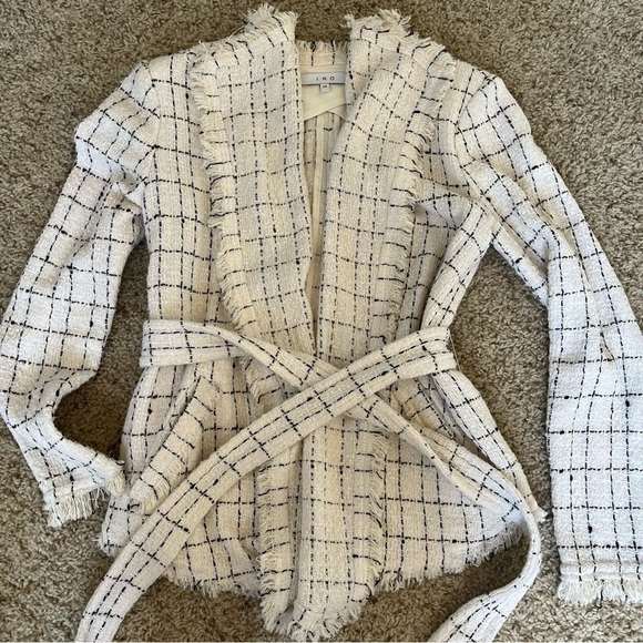 IRO Like New Quinet Soft Knit Belted Tweed Frayed Wrap Cream Jacket Size 34 (XS) - Picture 15 of 16